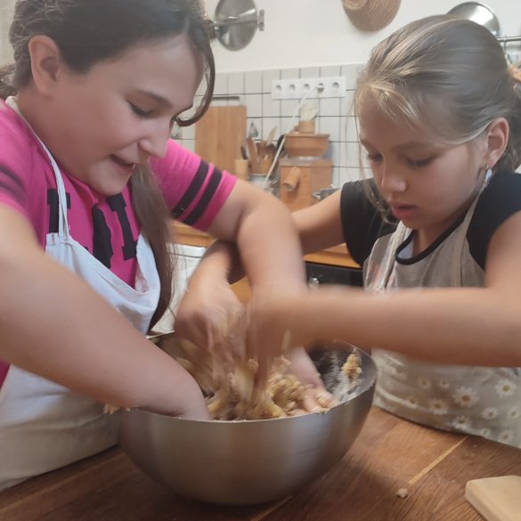 Szilvásgombóc-tábor - 2023. július 31–augusztus 4 ,  napközis főző- és kézművestábor 7-12 éves gyerekeknek