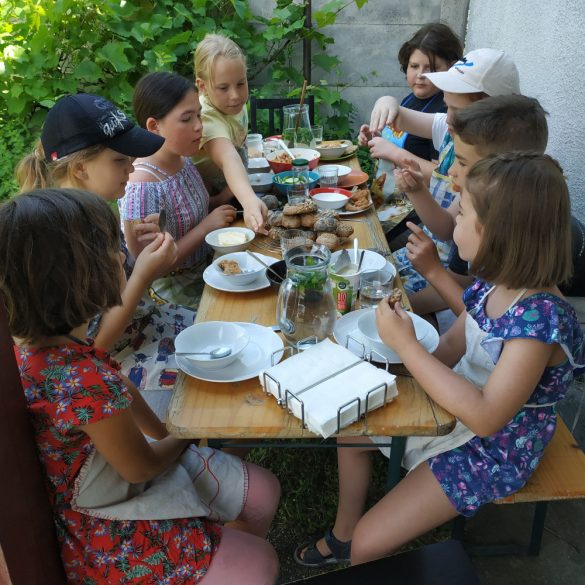 Szilvásgombóc-tábor - 2023. június 26–30, napközis főző-, kézműves- és játszótábor 7-12 éves gyerekeknek